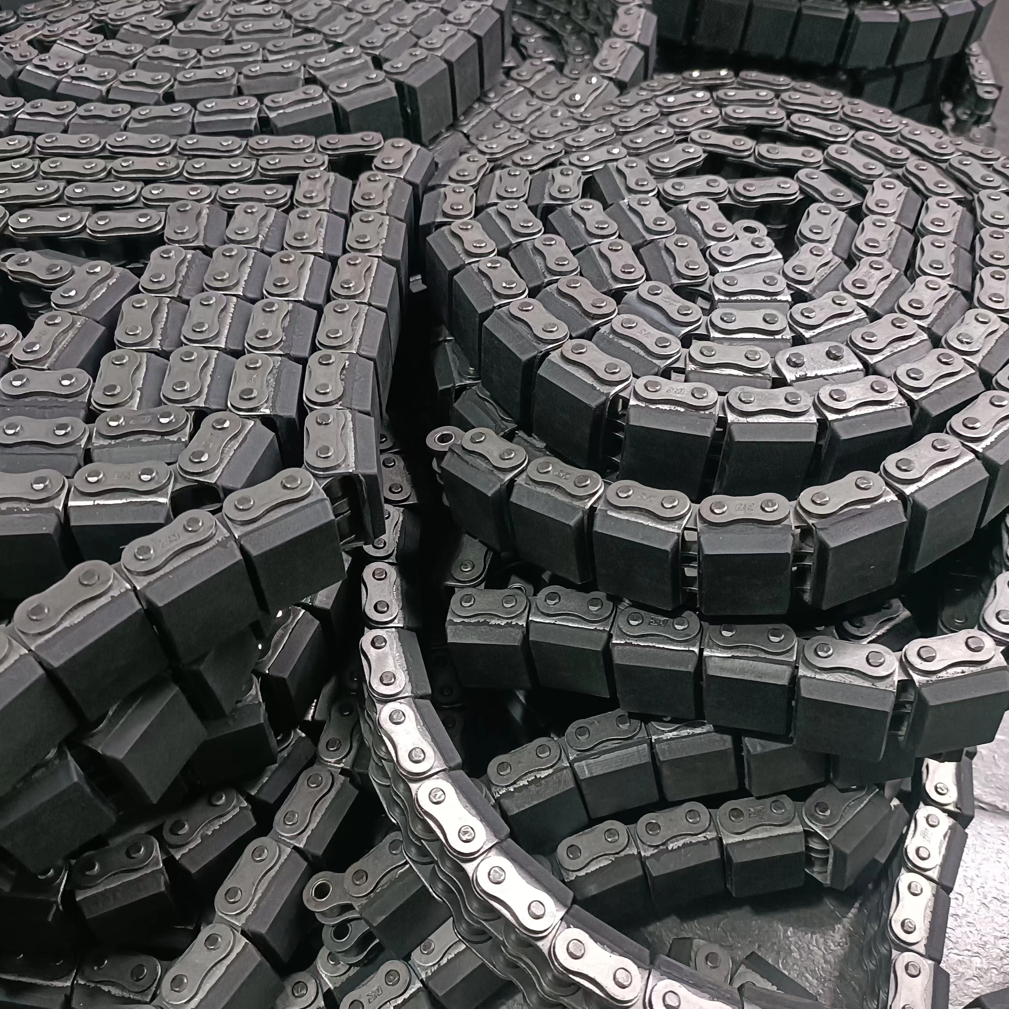 Conveyor Chains with Rubber Plate